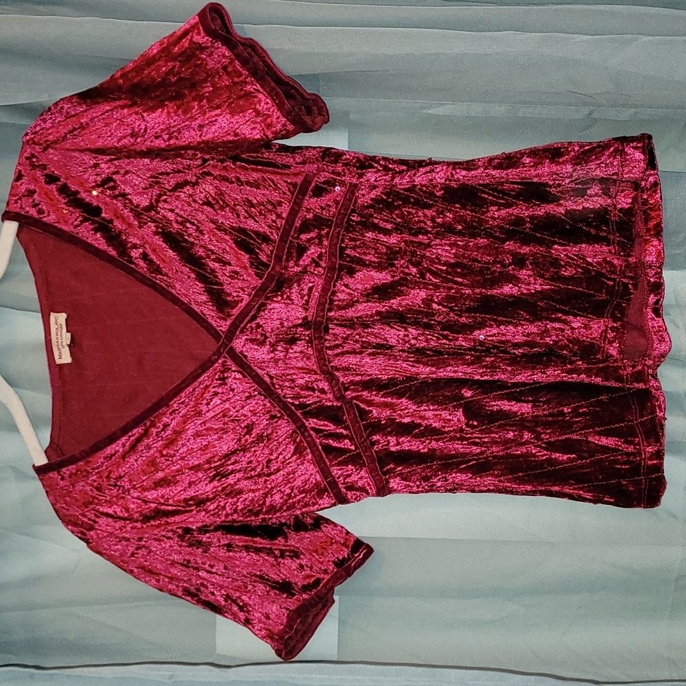 MEGHAN NOLAND top, size small